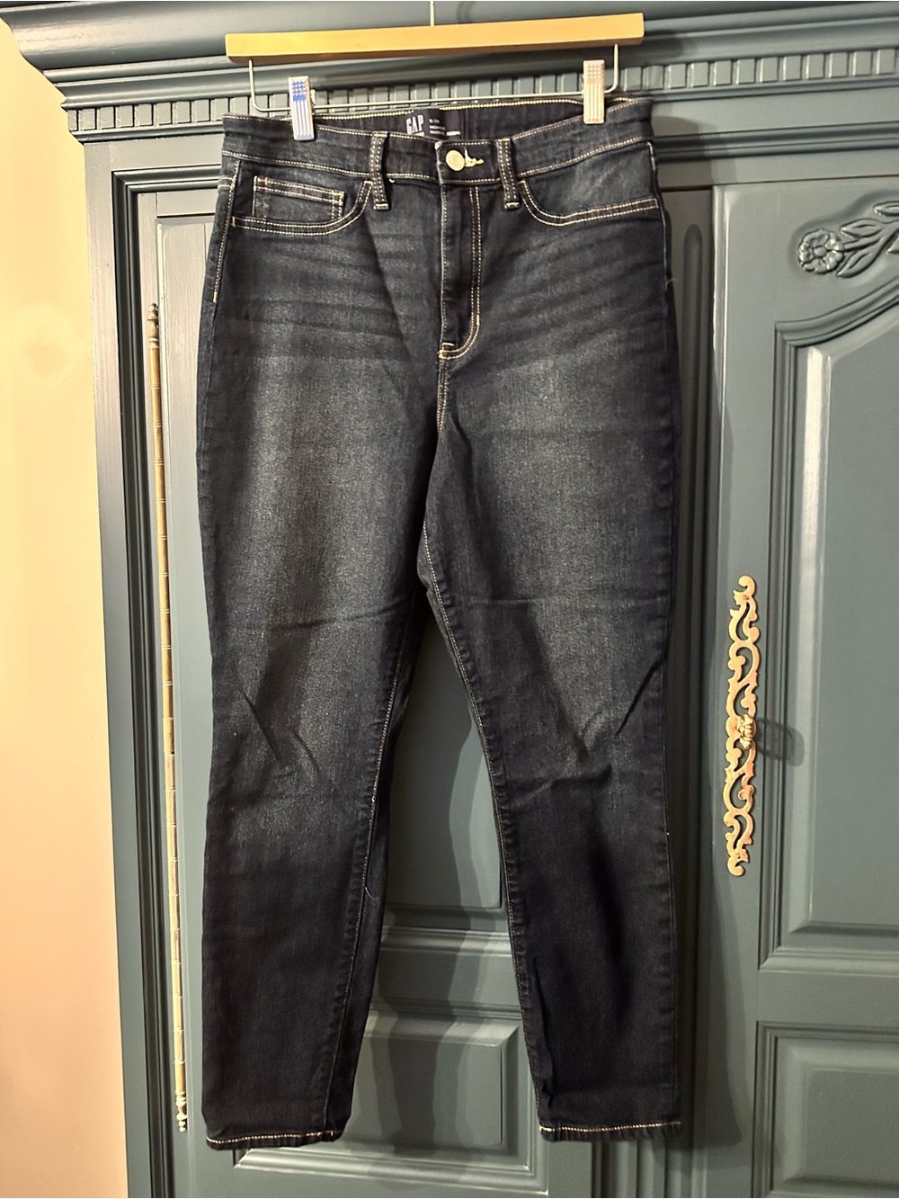 Gap Dark Wash Women’s Jeans - Classic High-Rise Fit